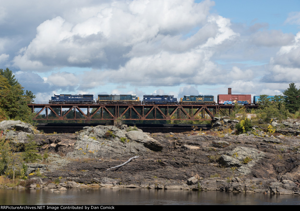 WAPO 7542 Crosses the Androscoggin River into Auburn